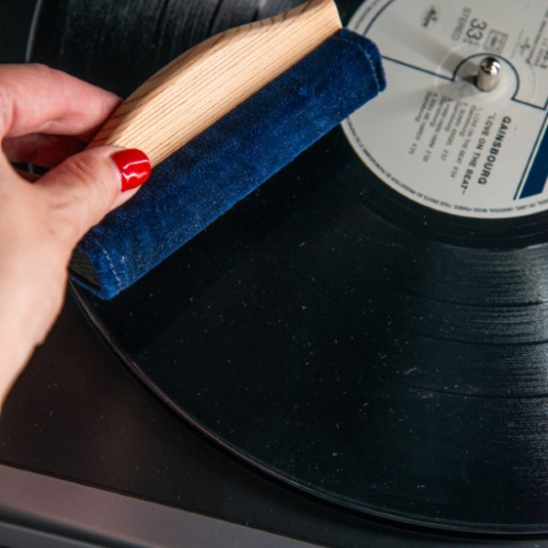 Brosse-tampon en velours et bois pour disque vinyle